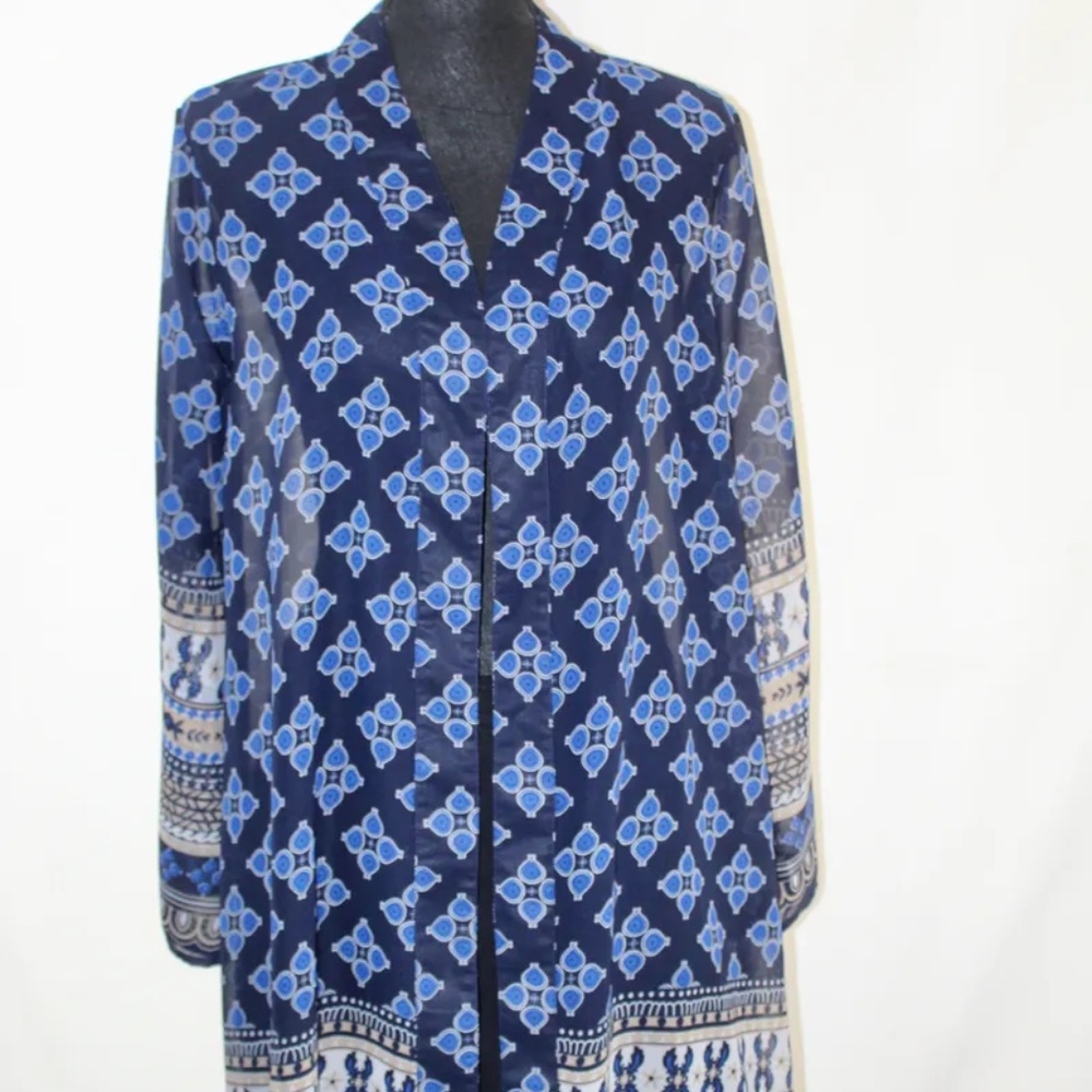 NWT Jorja Open Front Kimona, Size S, Dark and Light Blues and White Print